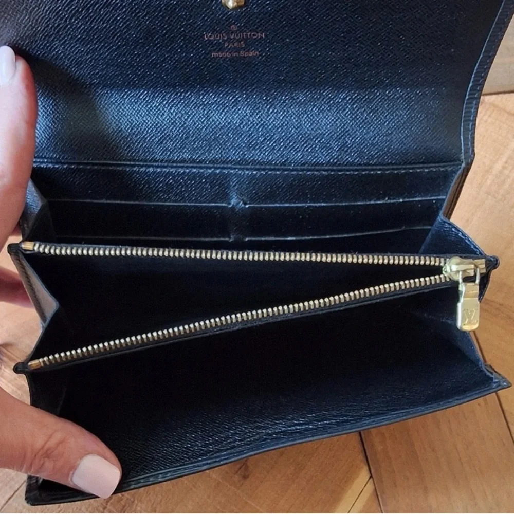 EUC - Black Epi Leather Louis Vuitton Wallet